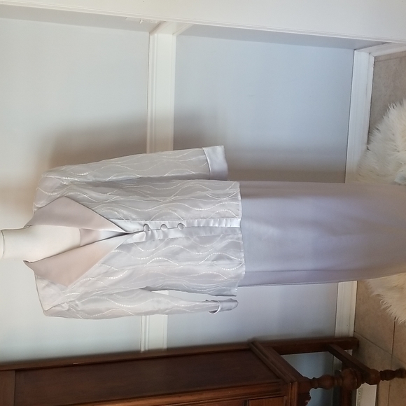 Caramia Dresses & Skirts - Caramia Formal Dress size 16